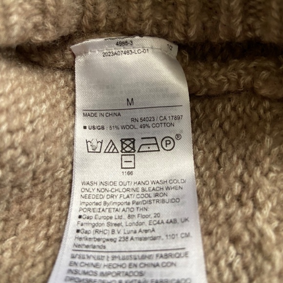 Banana Republic wool sweater - Picture 3 of 3